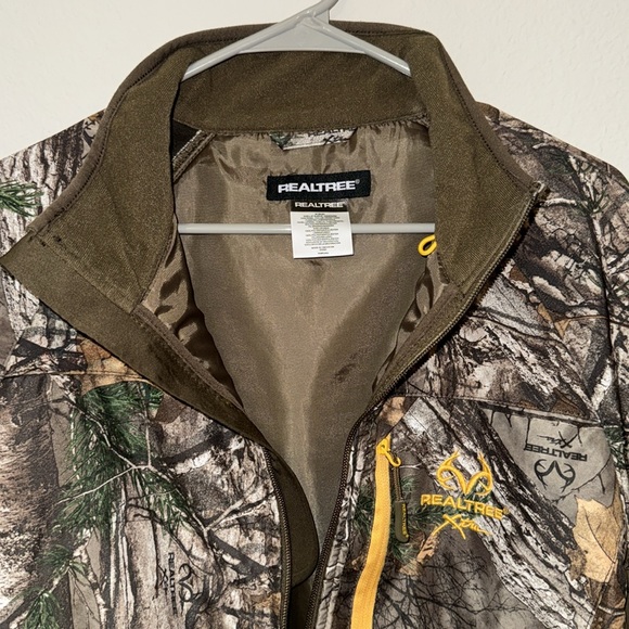 Realtree Camoflauge Men’s Medium Softshell Jacket - Picture 5 of 8